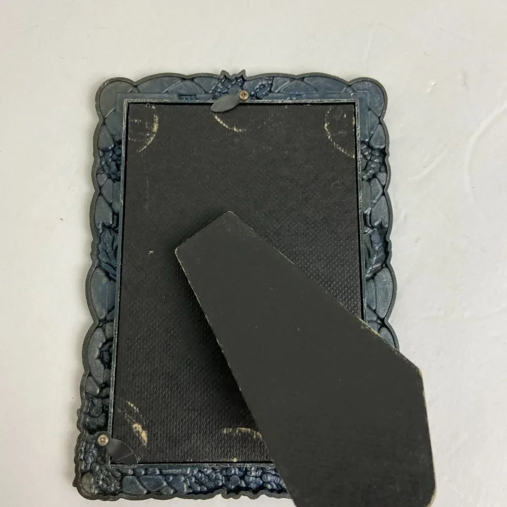 Vintage Picture Frame Metal Roses Made in Taiwan